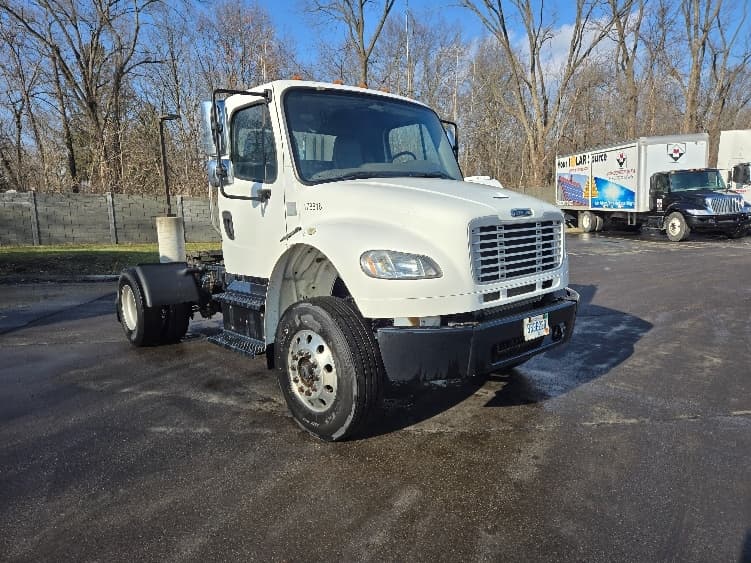 2018 Freightliner M2 106