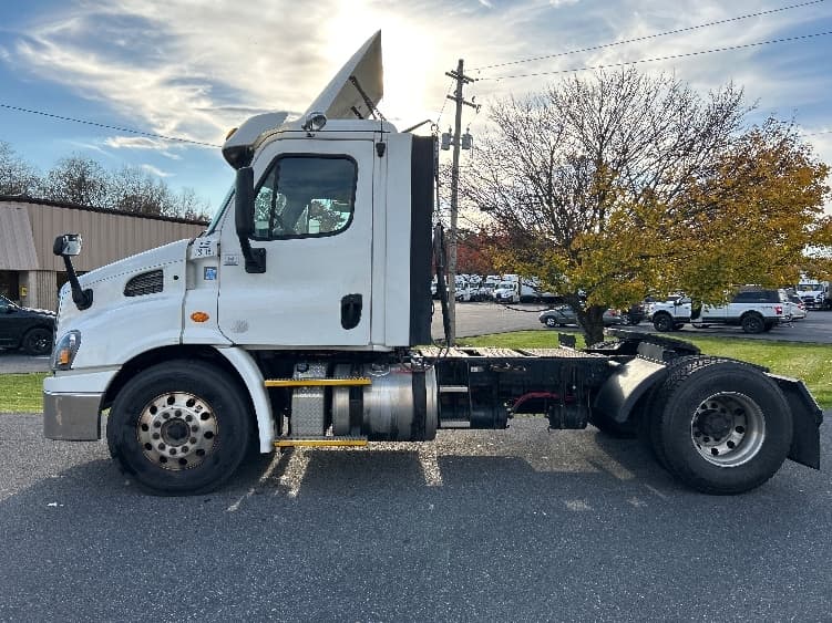 2017 Freightliner Cascadia — photo 4
