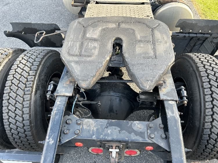 2017 Freightliner Cascadia — photo 6