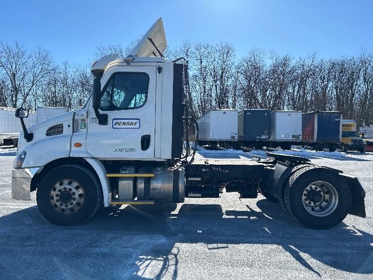 2017 Freightliner Cascadia — photo 4