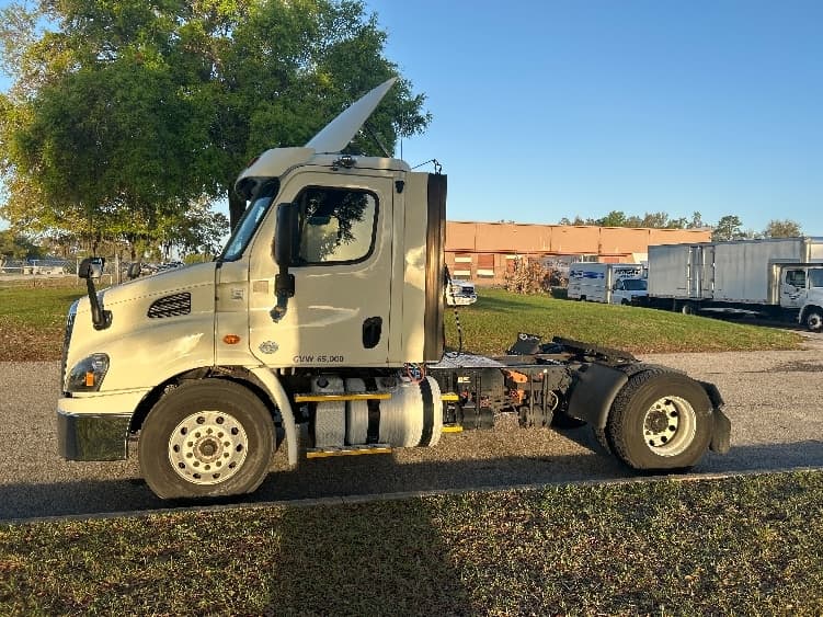 2017 Freightliner Cascadia — photo 4