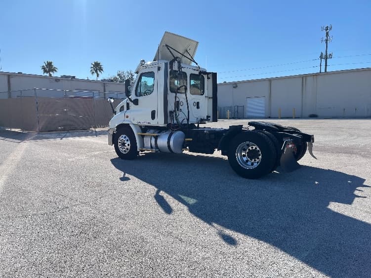 2017 Freightliner Cascadia — photo 5