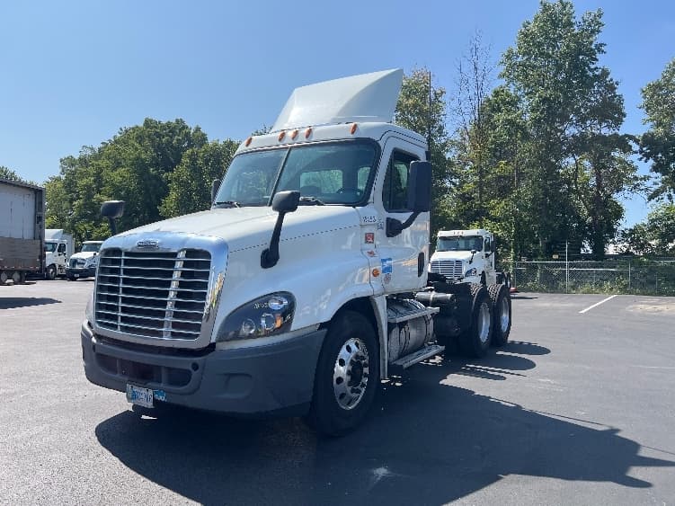 2018 Freightliner Cascadia — photo 3