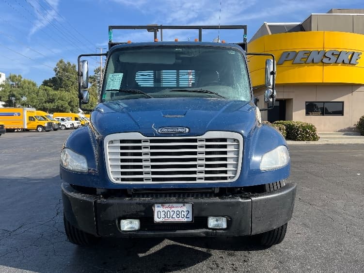 2018 Freightliner M2 106 — photo 2