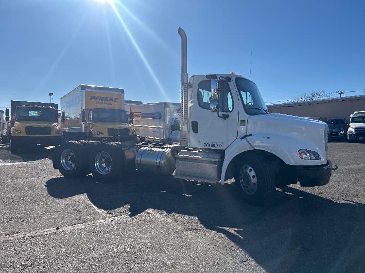 2023 Freightliner M2 112 — photo 8