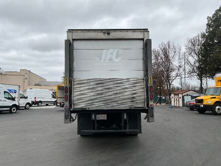 2018 Freightliner M2 106 — photo 7