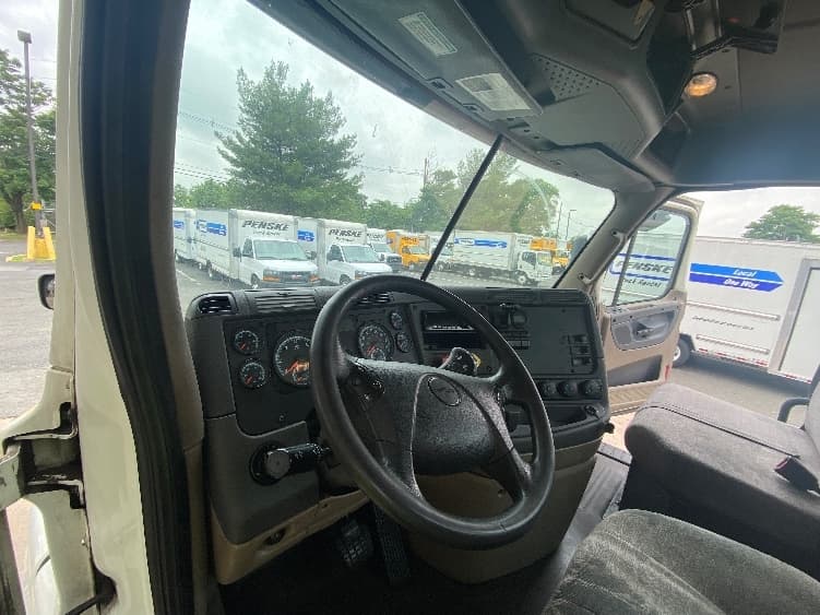 2018 Freightliner Cascadia — photo 10