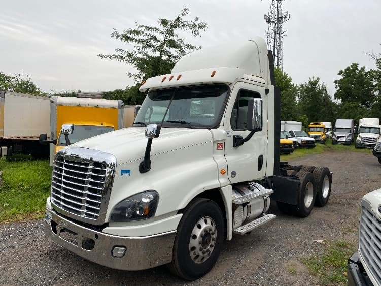 2018 Freightliner Cascadia — photo 3