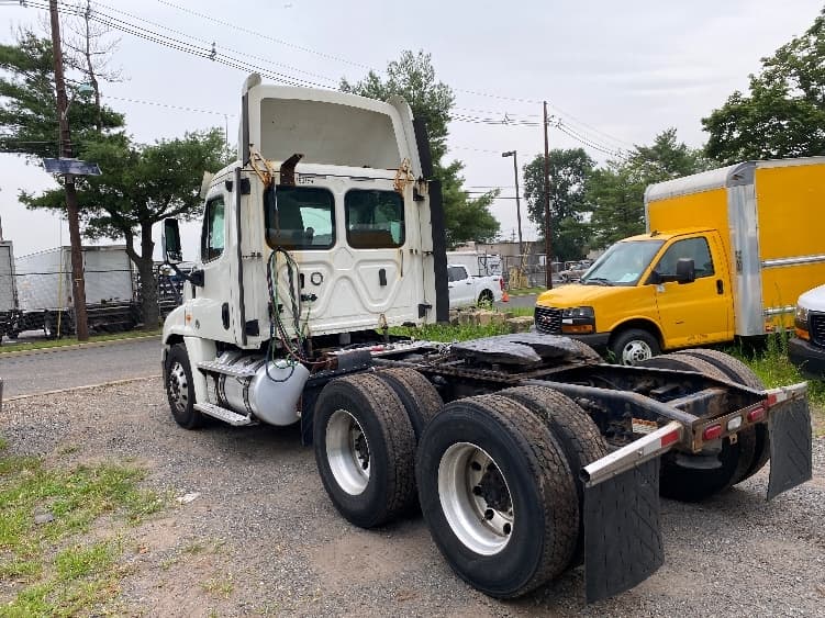 2018 Freightliner Cascadia — photo 5