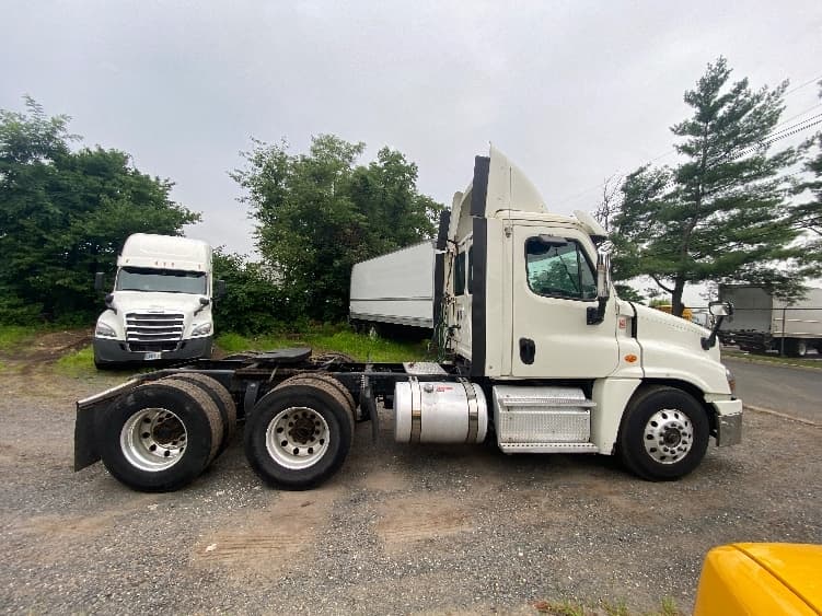 2018 Freightliner Cascadia — photo 8