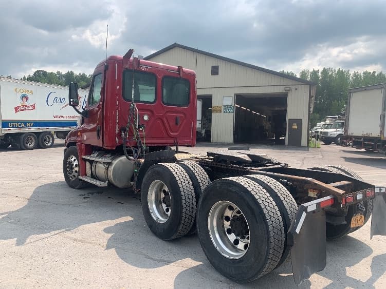 2018 Freightliner Cascadia — photo 5