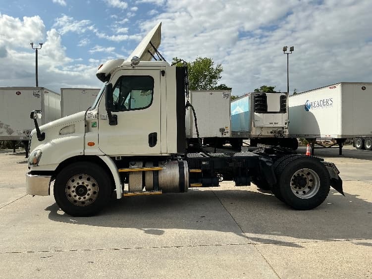 2017 Freightliner Cascadia — photo 4