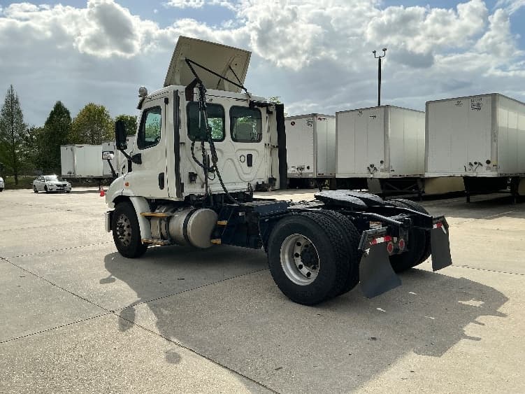 2017 Freightliner Cascadia — photo 5