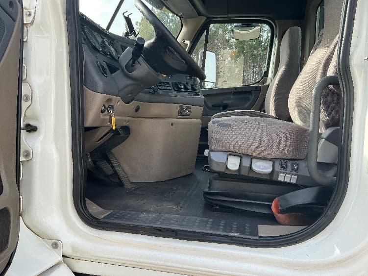 2017 Freightliner — photo 10