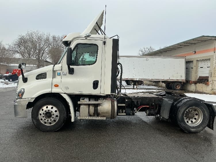 2017 Freightliner Cascadia — photo 4