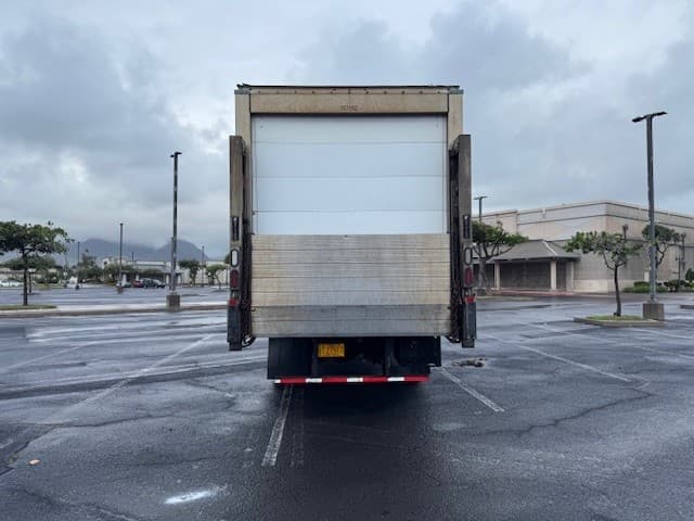 2018 Freightliner M2 106 — photo 7