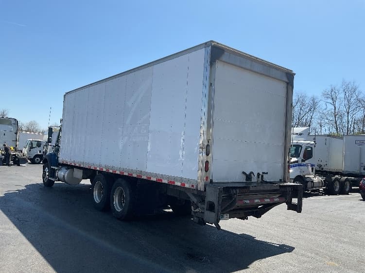 2018 Freightliner M2 112 — photo 6