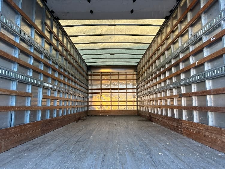 2018 Hino 268 — photo 8