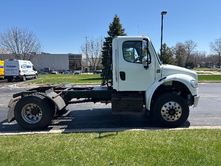 2018 Freightliner M2 106 — photo 8