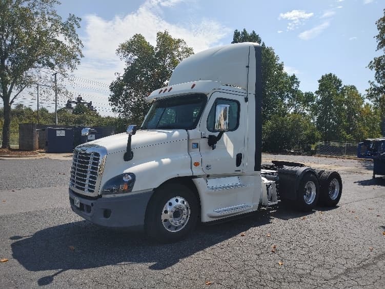 2018 Freightliner Cascadia — photo 3