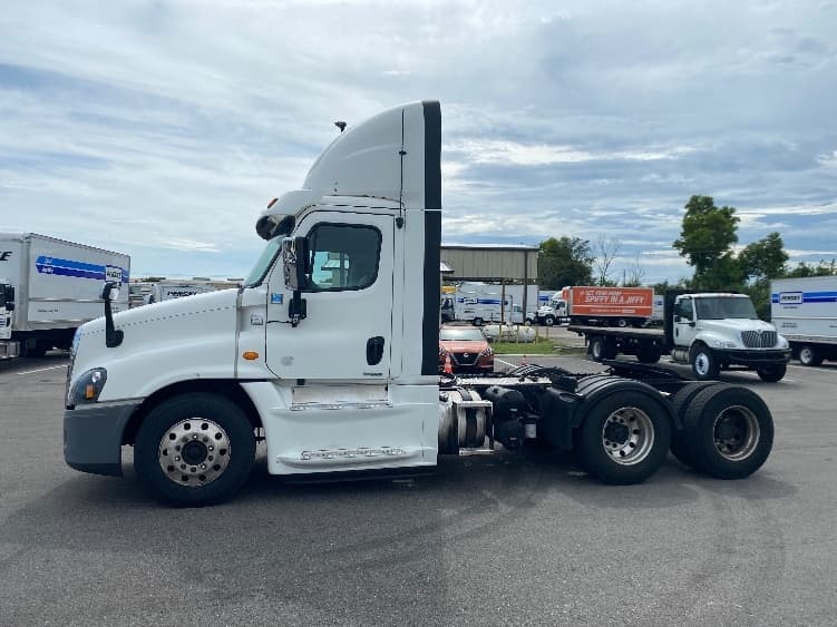 2018 Freightliner Cascadia — photo 4