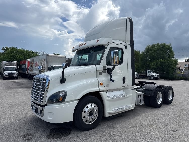 2018 Freightliner Cascadia — photo 3
