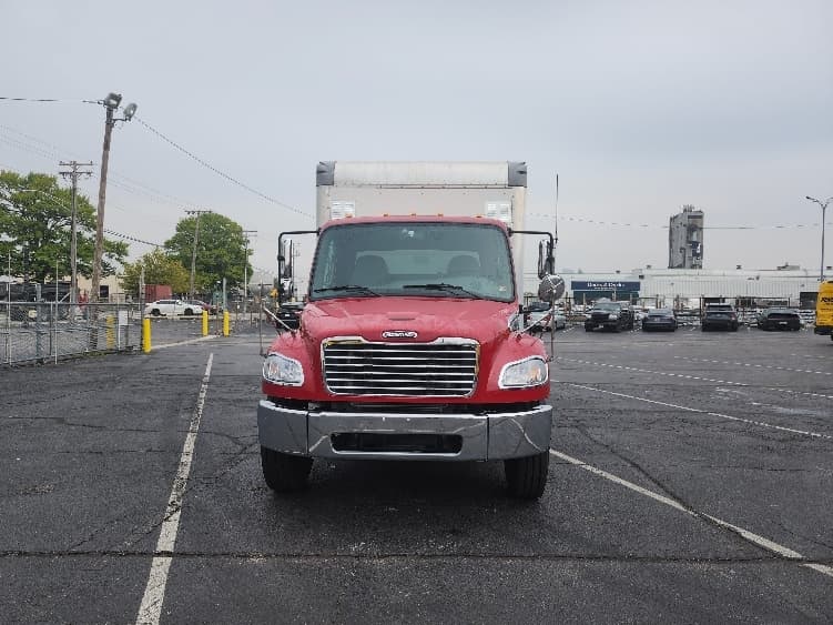 2023 Freightliner M2 106 — photo 2