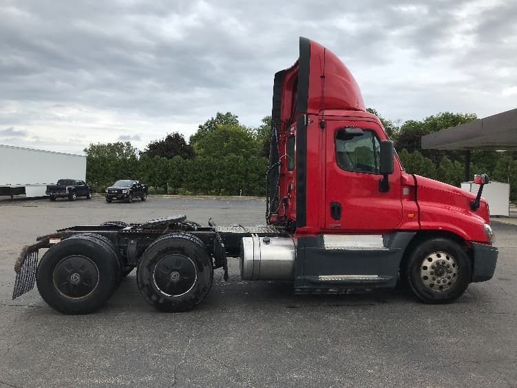 2018 Freightliner Cascadia — photo 8