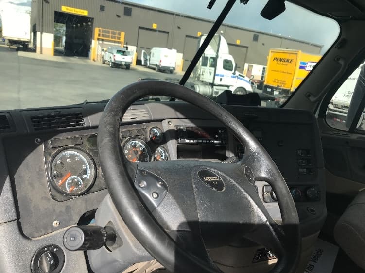 2018 Freightliner Cascadia — photo 10