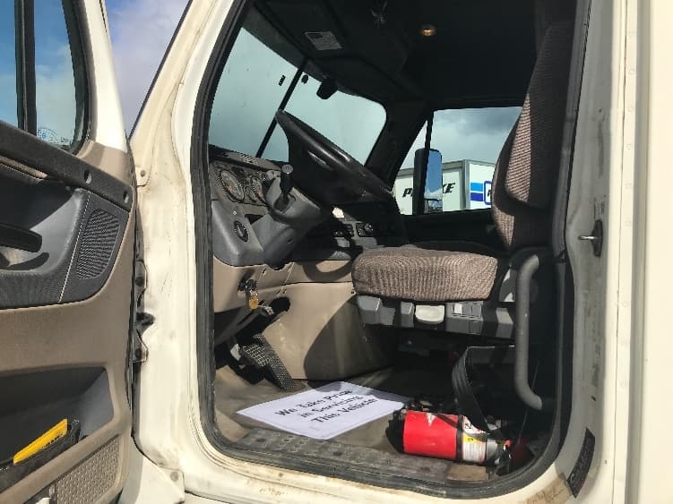 2018 Freightliner Cascadia — photo 9