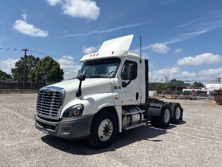 2018 Freightliner Cascadia — photo 3