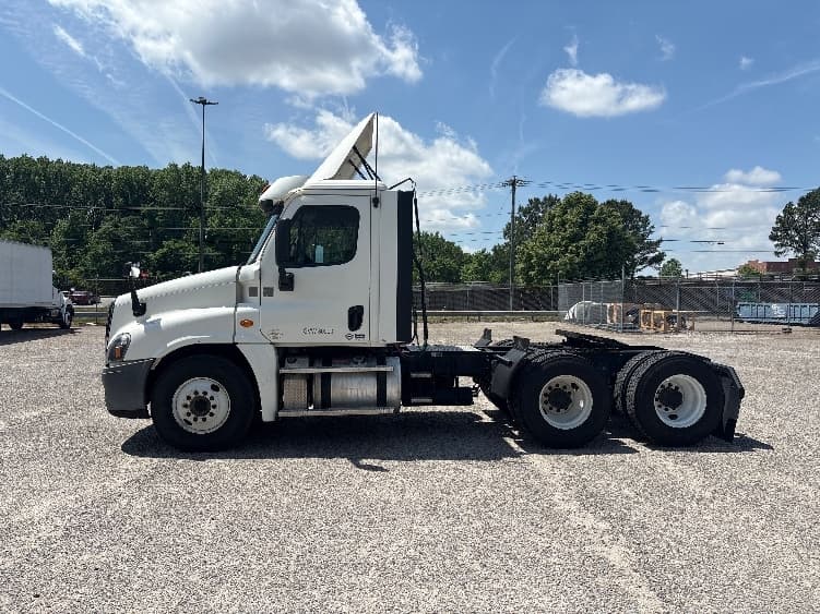 2018 Freightliner Cascadia — photo 4