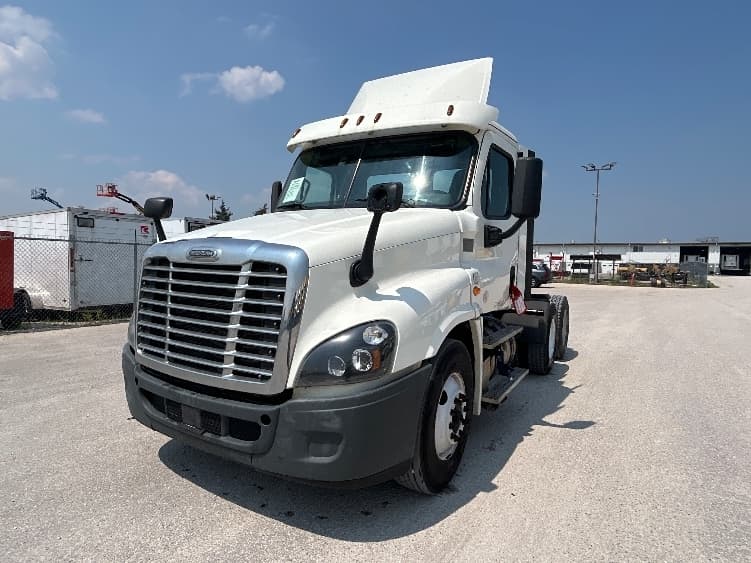 2018 Freightliner Cascadia — photo 3