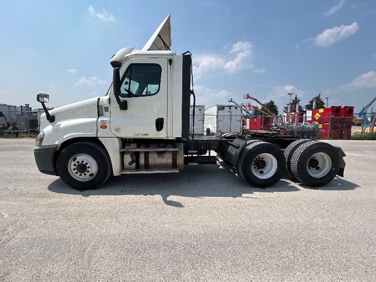 2018 Freightliner Cascadia — photo 4