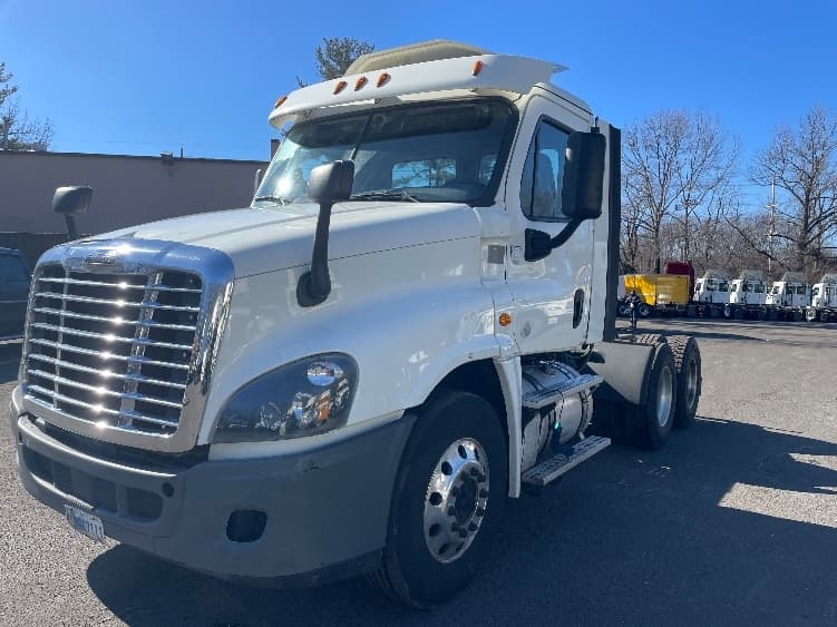 2018 Freightliner Cascadia — photo 3