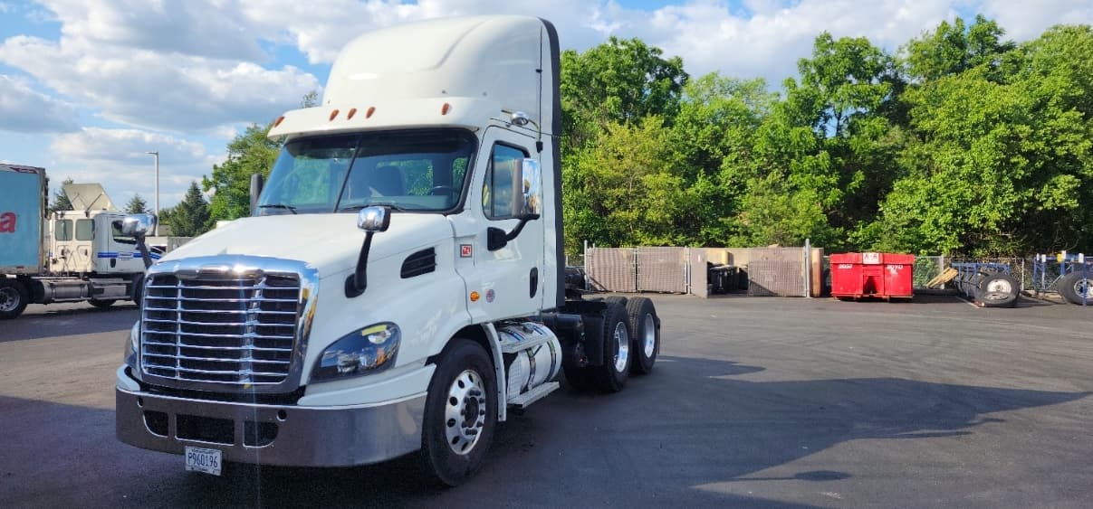 2018 Freightliner Cascadia — photo 3