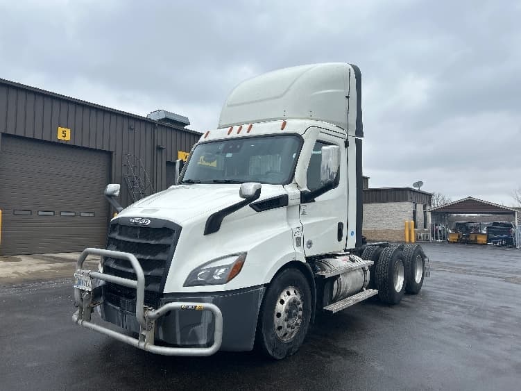 2022 Freightliner Cascadia — photo 3