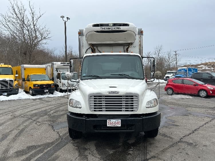 2018 Freightliner M2 106 — photo 2