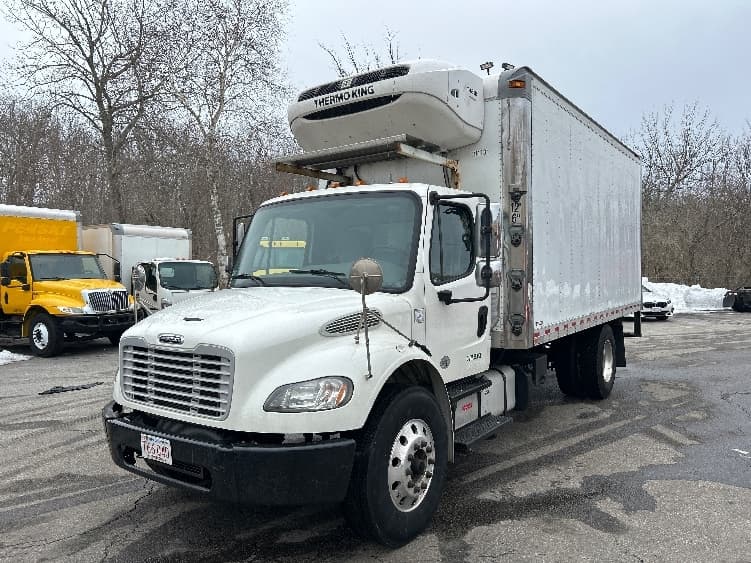 2018 Freightliner M2 106 — photo 3