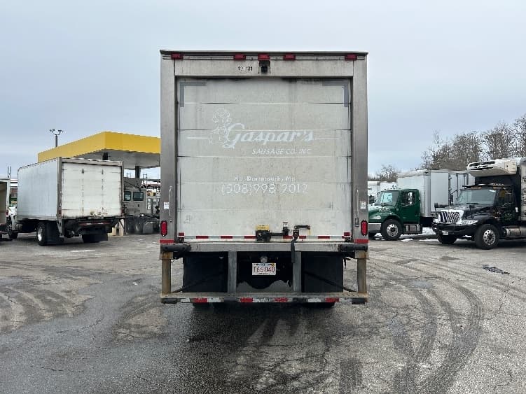 2018 Freightliner M2 106 — photo 7