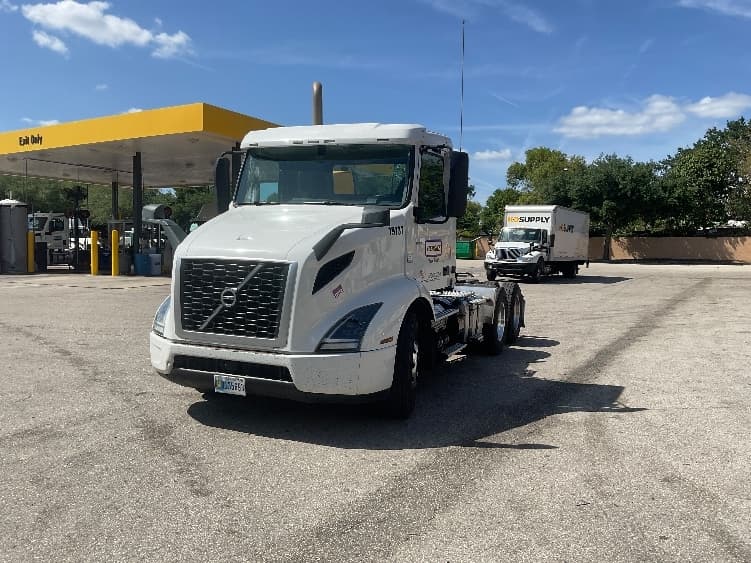 2019 Volvo VNR 640 — photo 3