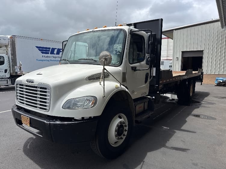 2018 Freightliner M2 106 — photo 3