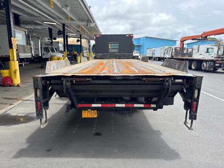 2018 Freightliner M2 106 — photo 7