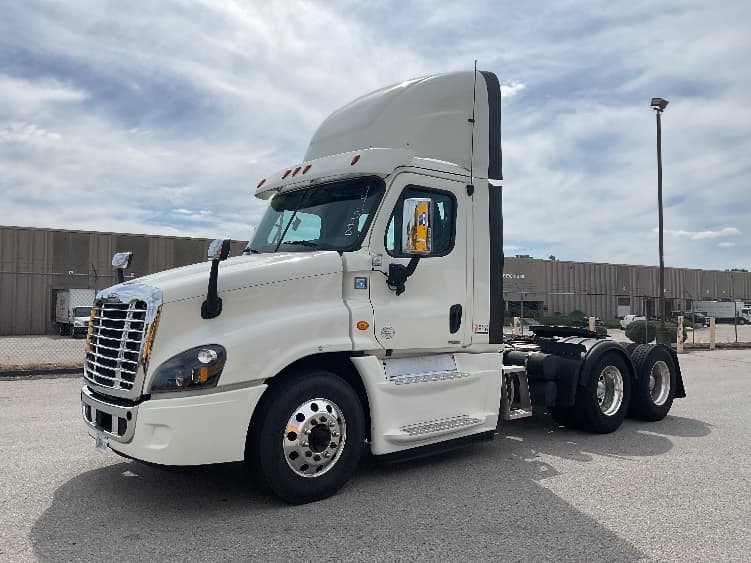 2017 Freightliner Cascadia — photo 3