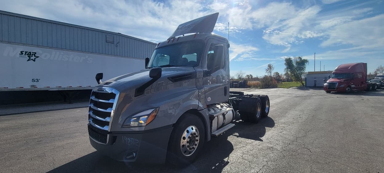 2018 Freightliner Cascadia — photo 3