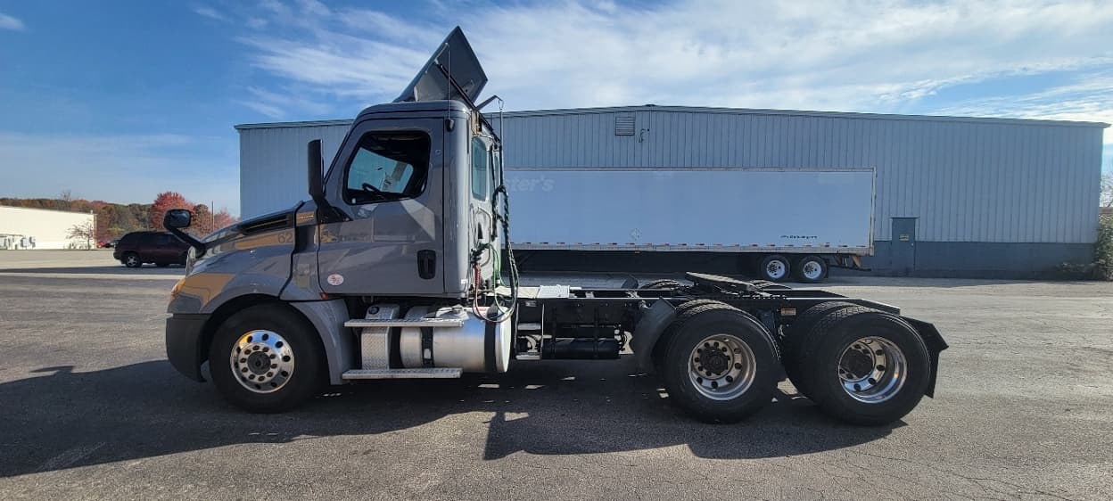 2018 Freightliner Cascadia — photo 4