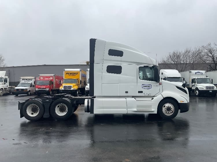 2023 Volvo VNL 760 — photo 8