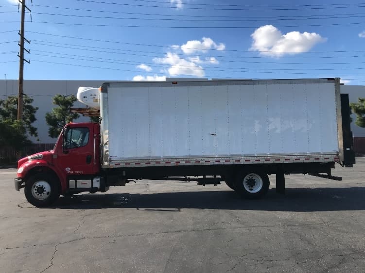 2018 Freightliner M2 106 — photo 4