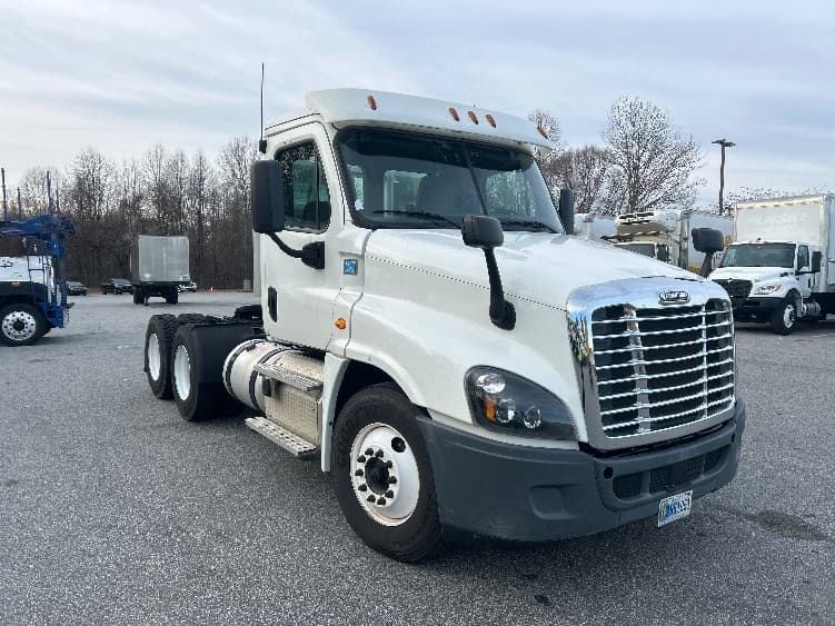 2018 Freightliner Cascadia — photo 3