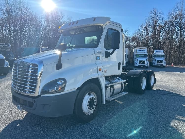 2018 Freightliner Cascadia — photo 3